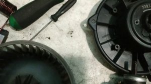 Замена щёток вентилятора печки Toyota Camry 30.