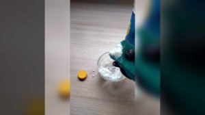 За секунду убрать клей от этикетки