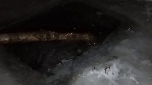 Прорубь хожу по снегу обтирание снегом босиком воздушное закаливание моржевание смотреть онлайн