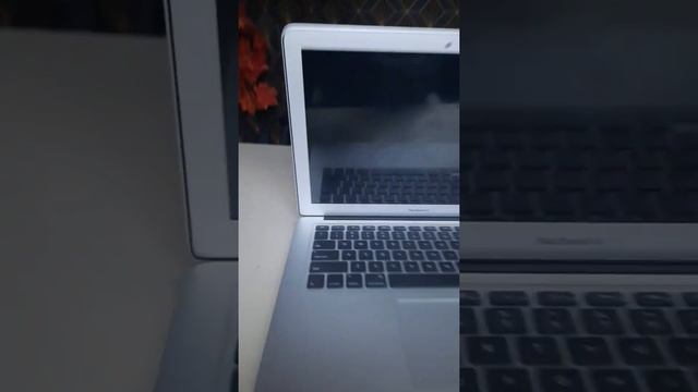 Apple ? (MacBook air 2017) смотреть онлайн