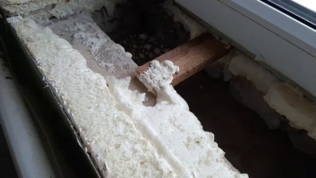 Лёд на окнах пвх! Промерзает подоконник в углах! Устранение запотевания и промерзания окон... смотреть онлайн