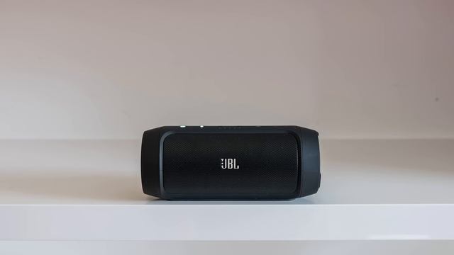 Bose Soundlink Colour vs. JBL Charge 2 - sound comparison смотреть онлайн