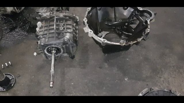 Жесть на СТО или суровые будни автомеханика часть 48. Снова КПП и сцепление. смотреть онлайн