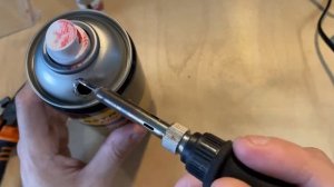 Многоразовый баллончик из старого аэрозольного