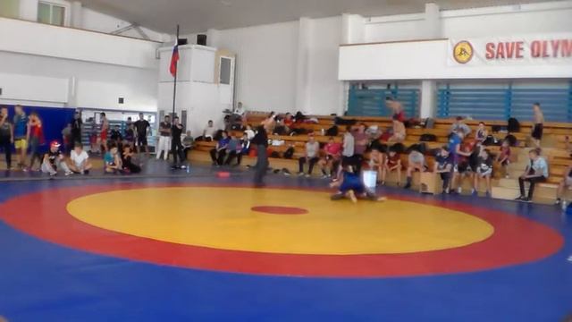 Первенство Республики Крым по греко-римской борьбе среди юношей 2002-04 г.р. 2018г.-5б смотреть онлайн