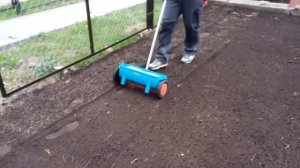 Разбрасыватель сеялка GARDENA Classic 300