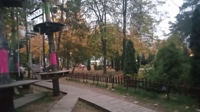 ?Разница в возрасте , молодой муж пригласил жену погулять в парк Победы/ Илья и Лида канал на ютюбе смотреть онлайн
