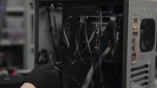 Собираем HYPERPC LUMEN MAX с Антохой на производстве