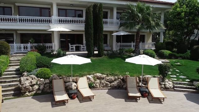 Titanic Mardan Palace Lake House