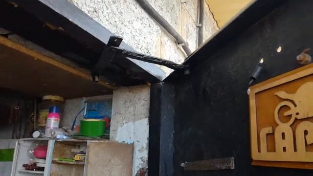 простой фиксатор двери