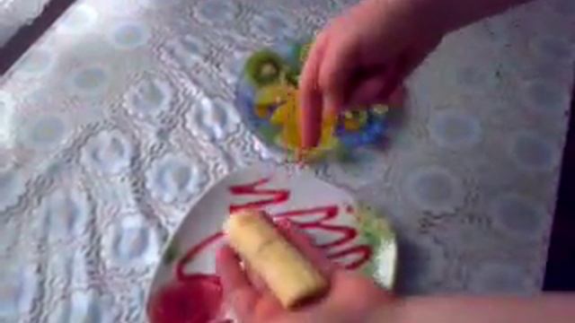 Десерт мороженное с фруктами. смотреть онлайн
