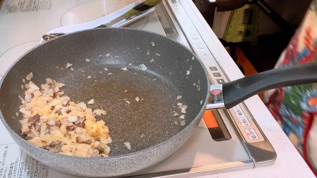 Жареный рис с кунжутным маслом смотреть онлайн