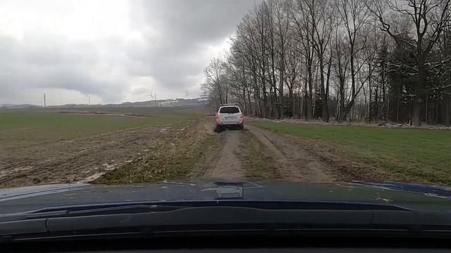 Subaru Forester 2015 Vs Hyundai Santa Fe 2003 Offroad