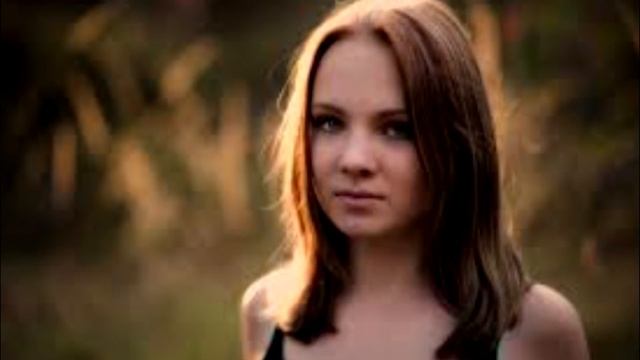 Родители поставили камеру в комнате дочери, чтобы узнать, почему она по утрам просыпается с синякам смотреть онлайн