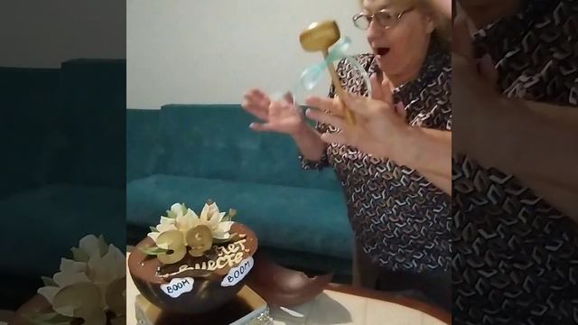 Торт Бомба с сюрпризом! смотреть онлайн