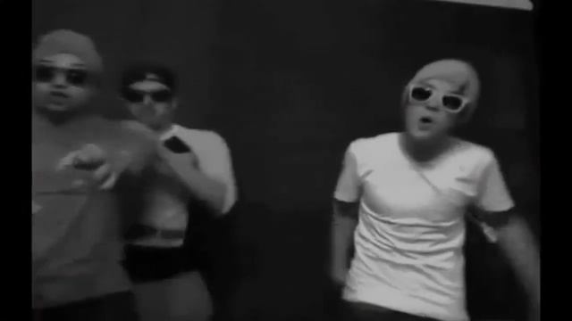 Selena, Violetta, R5, Justin - Танцуй пока молодая (Video) смотреть онлайн