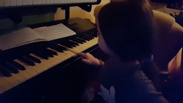 Даша Первоклаша - Едет воз смотреть онлайн