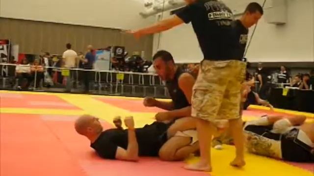 SFU Grappling Club - Mazdak @ MMA Expo 2011 смотреть онлайн