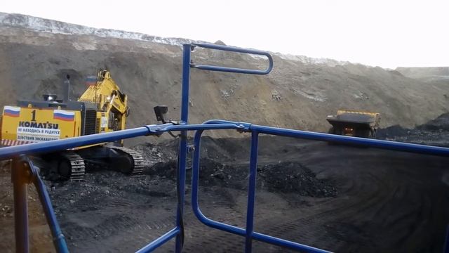 Komatsy 1250 в работе,Белазы 75138 на добыче угля. смотреть онлайн