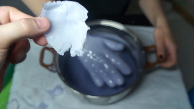 100 СЛОЕВ ВОСКА | DIY Слепок руки | Реакция людей
