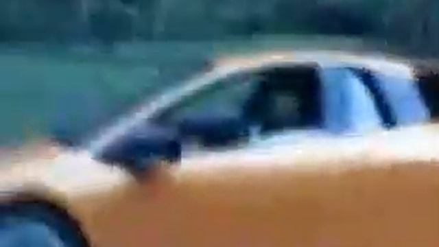 Нисан скайлайн r34 издевается над Ламборджини смотреть онлайн