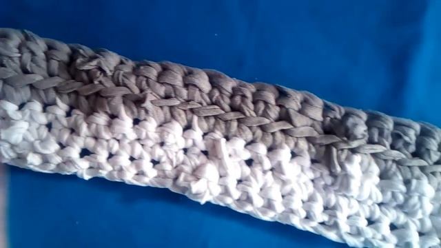 Простой коврик крючком из старых вещей. смотреть онлайн