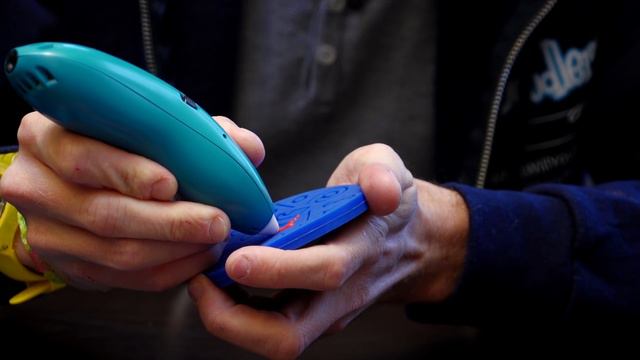3Doodler Smart Is A 3D Pen For Kids смотреть онлайн