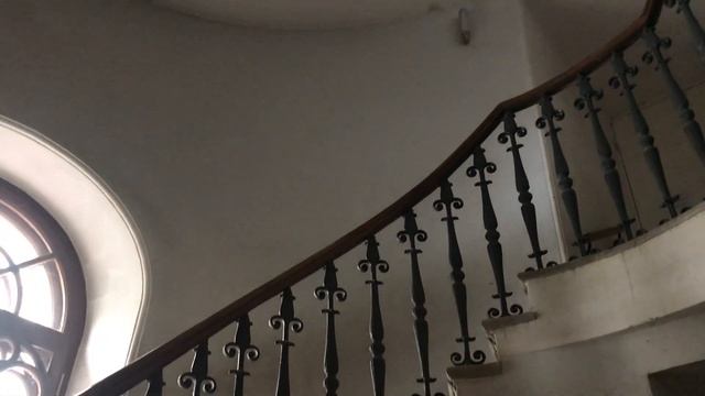 Винтовая лестница в Петеркирхе смотреть онлайн