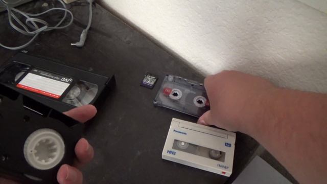 The JVC GR-AXM225 (VHSc camcorder) смотреть онлайн