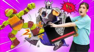 Игры для детей – Черепашки Ниндзя и Маша ищут чемоданчик Тойклаб | Игрушки из мультфильма