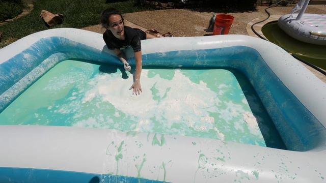 MAKING 10,000 POUNDS OF OOBLECK IN A POOL! смотреть онлайн