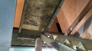 Подмости в лестничном проеме.