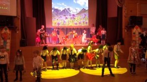 Новогодний спектакль "Аленький цветочек"