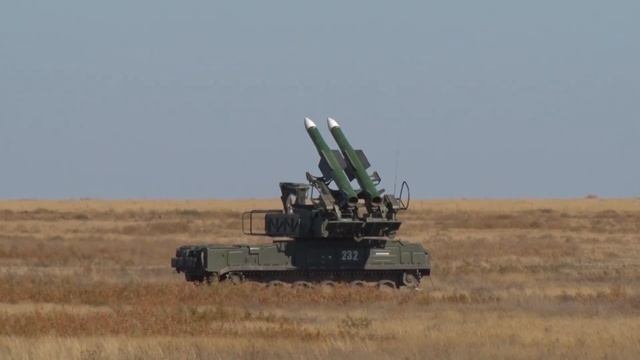 Учебные пуски ракет расчетами ЗРК «Бук-М3» ЗВО смотреть онлайн