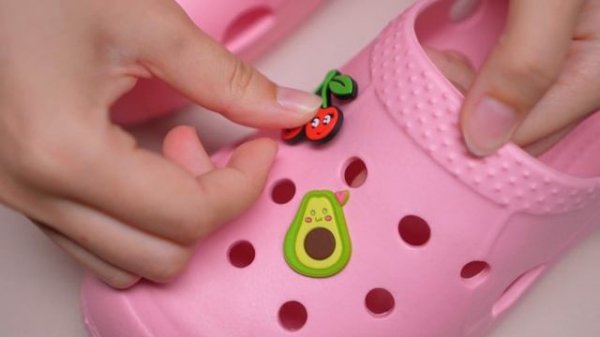 Джибитсы на кроксы - 7 уникальных дизайнов #jibbitz #crocs #крокс