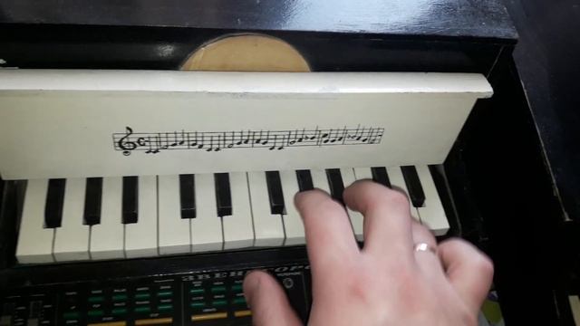 Моя коллекция детских пианино и роялей. My collection of toy pianos. смотреть онлайн