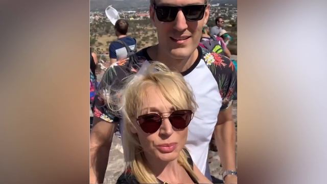 Кристина Орбакайте спешно покинула пределы России, забрав с собой сына, мужа и Киркорова смотреть онлайн