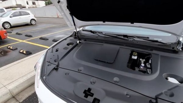 JMC EV Black (JMEV Yi/Mobilize Limo) - Poco conocido pero va a dar de que hablar (0-100km/h)