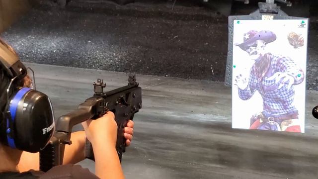 Kriss Vector gen 2 vs H&K MP5 , Shooting Range смотреть онлайн