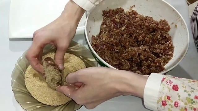 Котлеты из фарша. Тот самый рецепт от которого я не могу отказаться. Казакша рецепт. смотреть онлайн