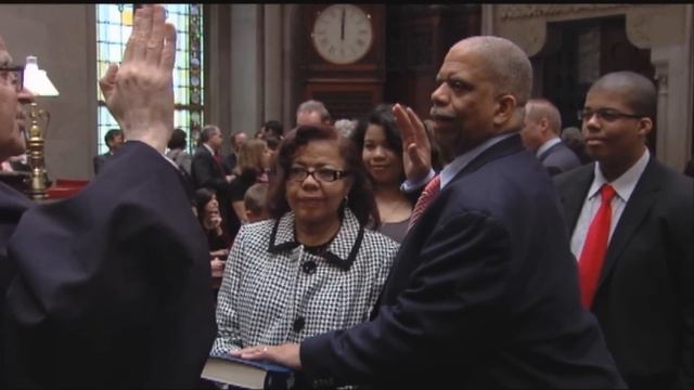 New York State Senator Leroy Comrie takes the Oath of Office смотреть онлайн