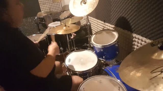 Арутюн Карапетян барабаны.