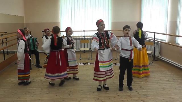 Веселые ложкари. Ниточка тоненькая смотреть онлайн