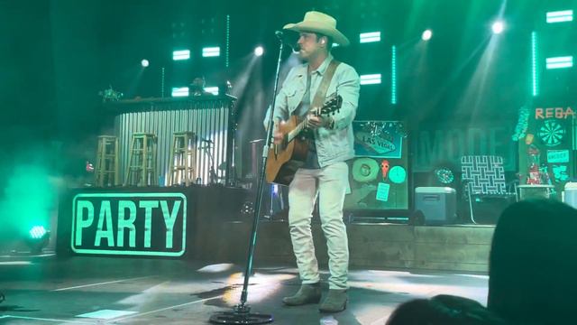 Dustin Lynch - “Mind Reader” | Party Mode Tour Columbus 2022 смотреть онлайн