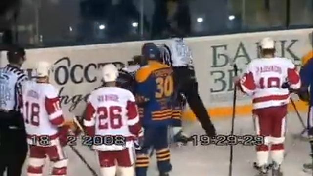 Hockeyfighters.cz  Khimik Vs Vityaz Darcy Verot Fights Feb 18, 2008.wmv