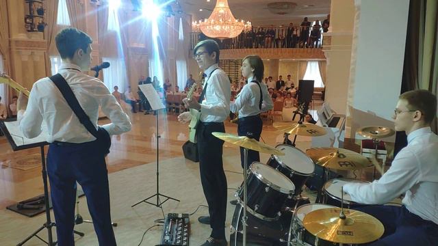 Робот-пианист смотреть онлайн