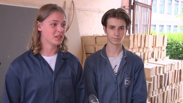Домики для синичек изготавливают школьники в деревне Красное смотреть онлайн