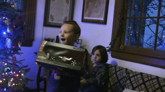 Looks like the perfect gift смотреть онлайн