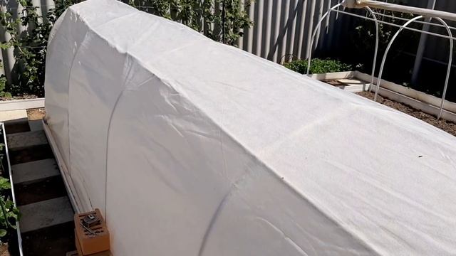 Обустройство сада. Бюджетный парник за час смотреть онлайн