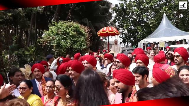 87yrs Old Dharmendra Dance At Grandson Karan Deol Wedding Baraat | Sunny Deol Son Marriage смотреть онлайн